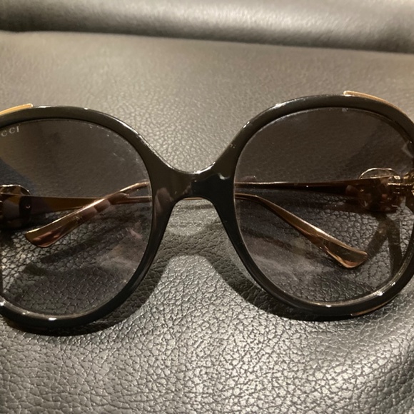 Gucci Oversized Black Sunglasses with Detail main image 6